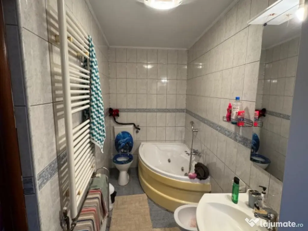 Inchiriez casa+curte in Voluntari 