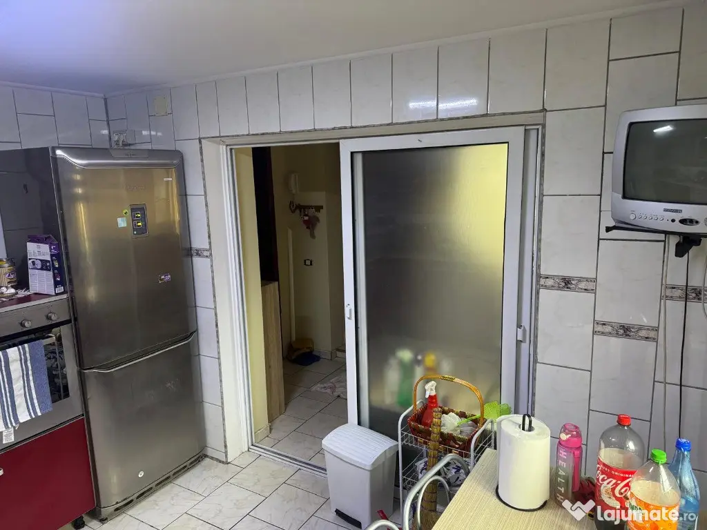 Inchiriez casa+curte in Voluntari 