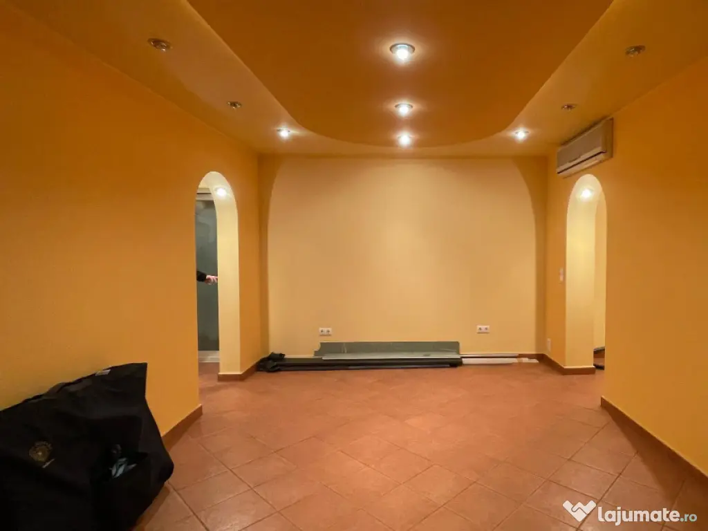 Apartament 3 camere.Centrala termica,Boxa la subsol.Metrou in apropier 