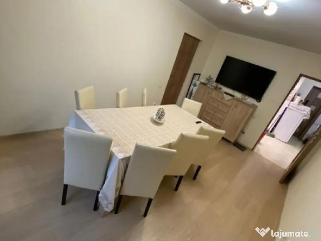 Apartament 4 camere, la 3 minute de Metrou Aparatori Patriei. 