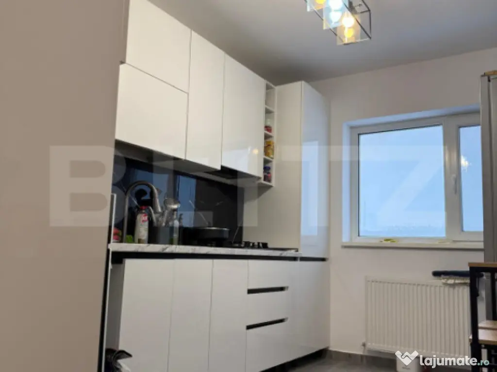 Apartament 3 camere, 76 mp + balcon 5 mp, 2 bai, zona Tracto