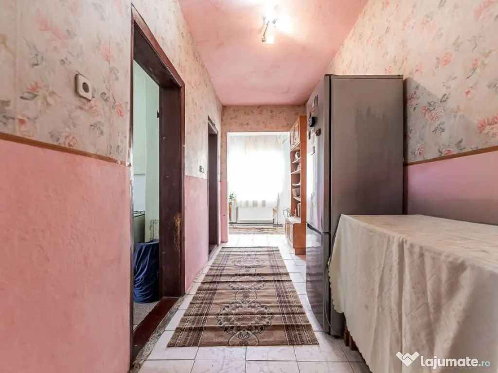 Casă de renovat cu 773 mp teren la preț de apartament 