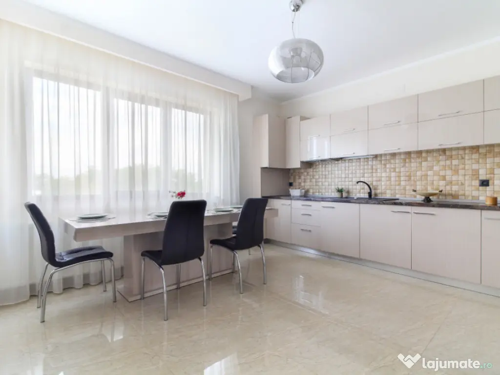 Casa LA CHEIE cu 5 camere si 4 bai, 200 mp, aproape de LIDL, 