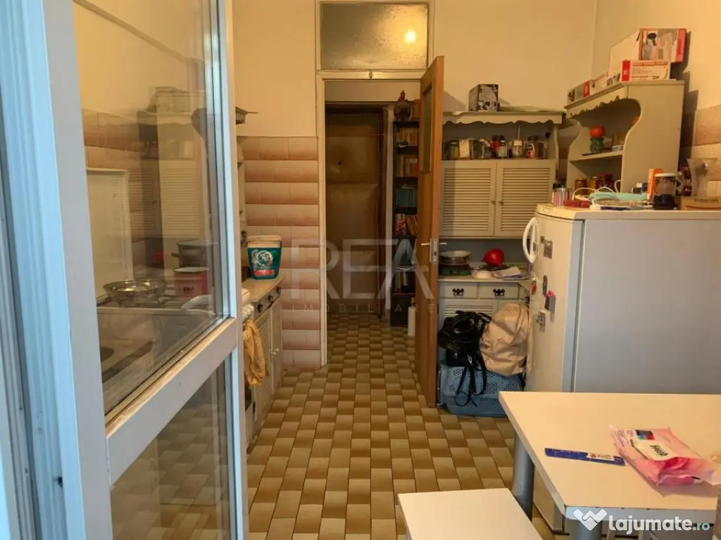 2 camere Dacia decomandat, et. 5, an 1982, metrou, 51 mp 