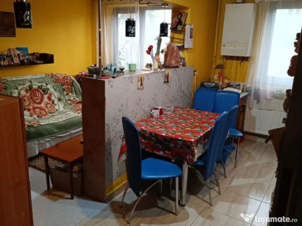 Apartament 3 camere et 3, Plopilor 