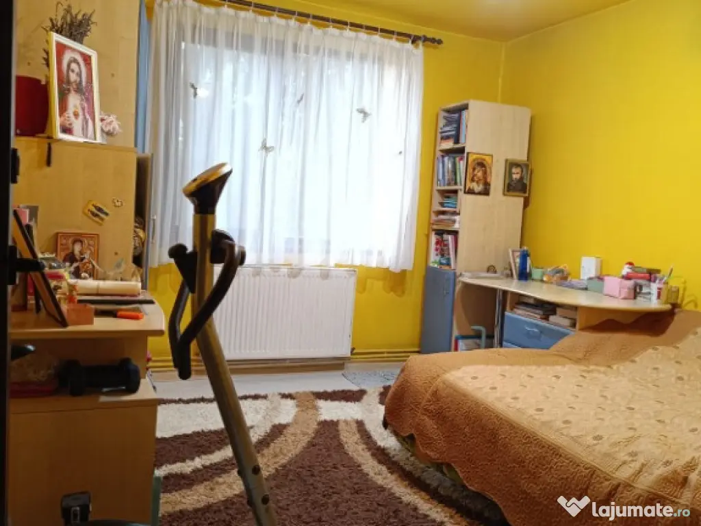 Apartament 3 camere et 3, Plopilor 