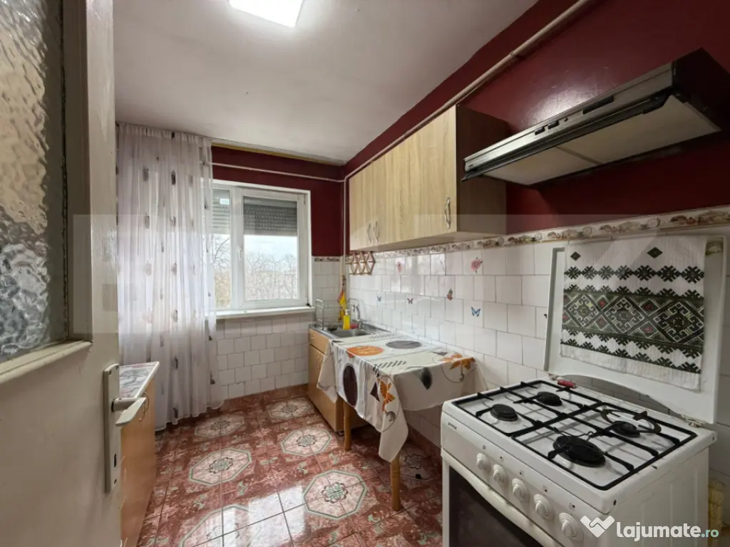 Apartament 3 camere, 54 mp, zona Tatarasi