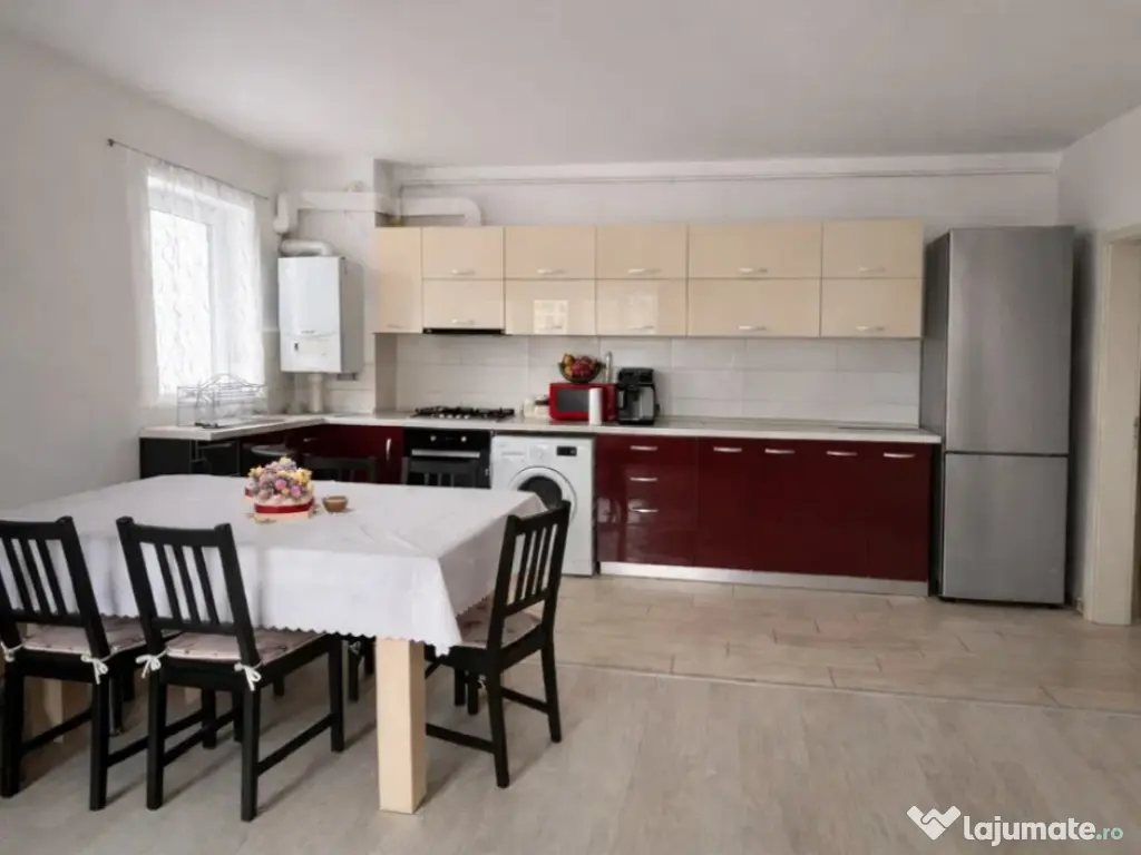 Apartament 3 camere, decomandat - zona Tractorul 
