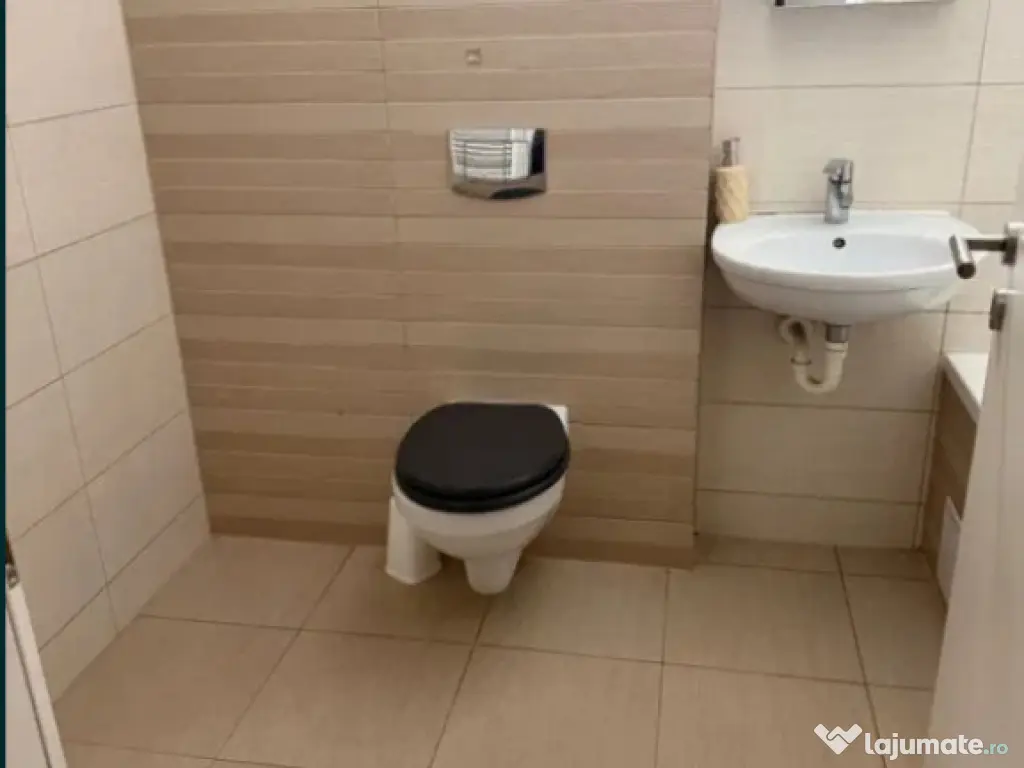 Apartament 3 camere, decomandat - zona Tractorul 