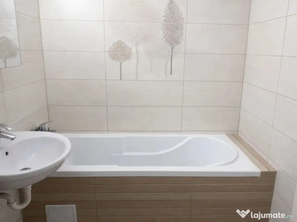 Apartament 3 camere, decomandat - zona Tractorul 