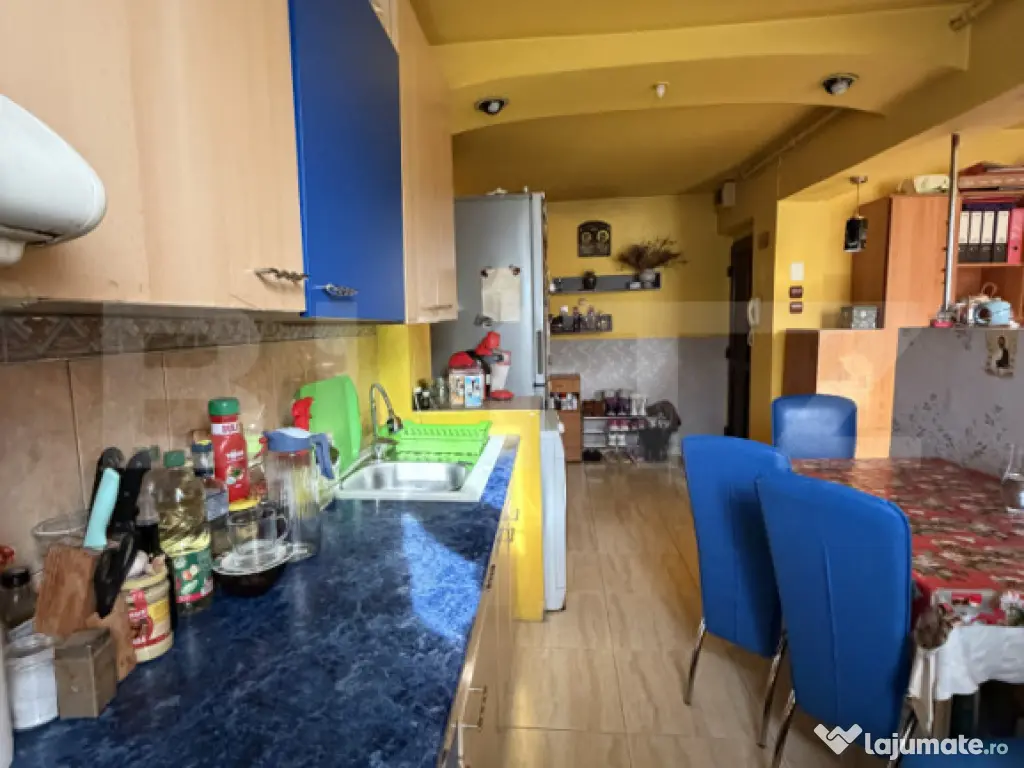 Apartament central 3 camere zona Plopilor