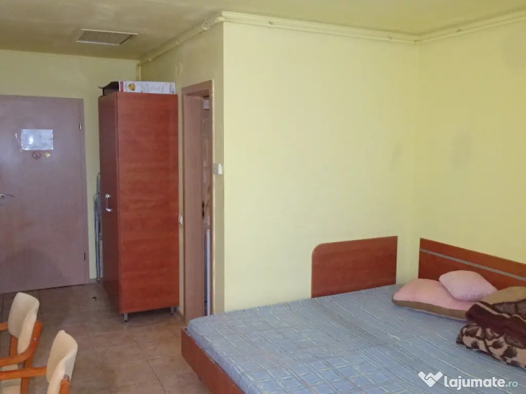 Vand garsoniera in Deva, zona Gojdu (Viitorului), etaj 1, mobilata, 