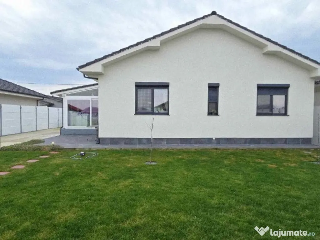 Casa noua de vanzare pe nivel, Santandrei, zona Mega Image 