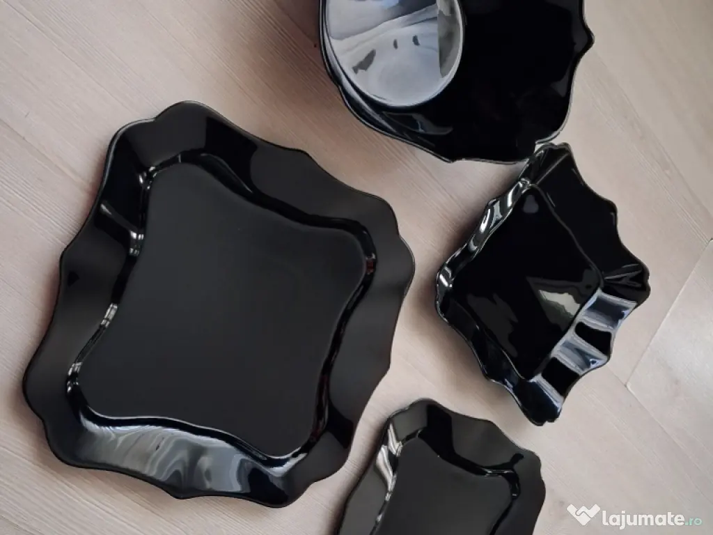 set farfuri 19 pieste 