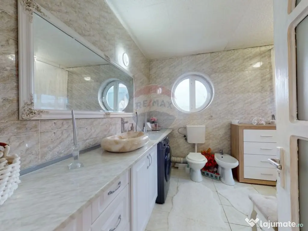 Casă/Vilă individuală | P+E+M | Teren 1075 mp | Cristian