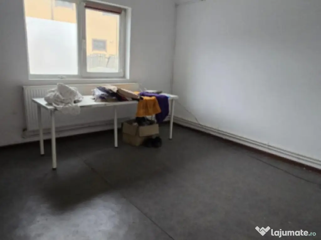 Casa 2 camere decomandat 80mp, 1 Mai 