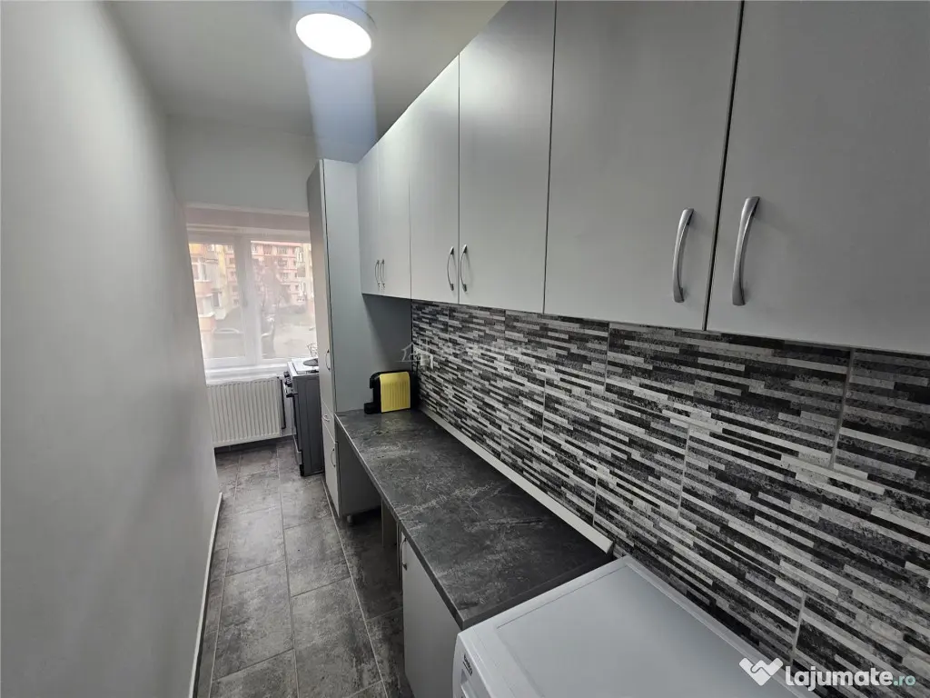 Resita, Garsoniera, Renovata, Mobilata Utilata, Et. 2, Micro 