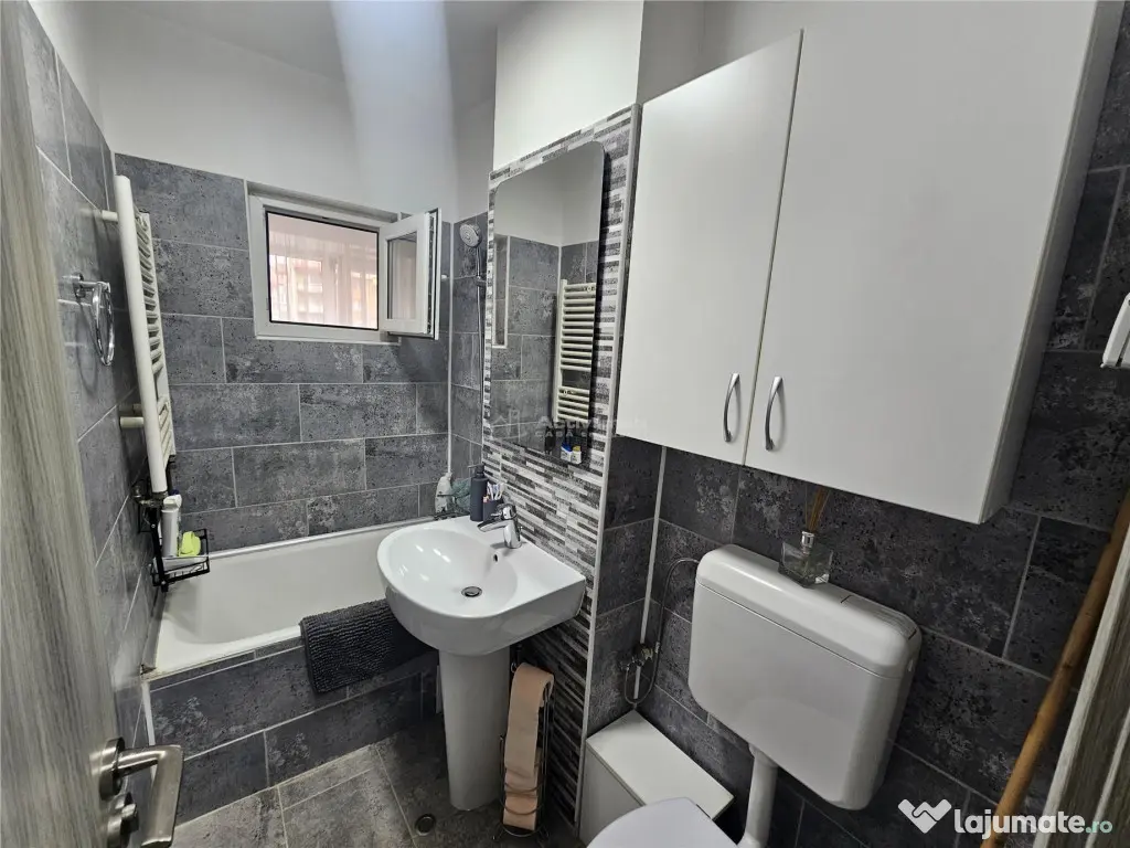 Resita, Garsoniera, Renovata, Mobilata Utilata, Et. 2, Micro 