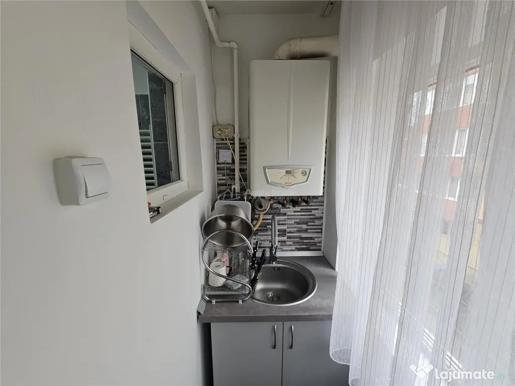 Resita, Garsoniera, Renovata, Mobilata Utilata, Et. 2, Micro 