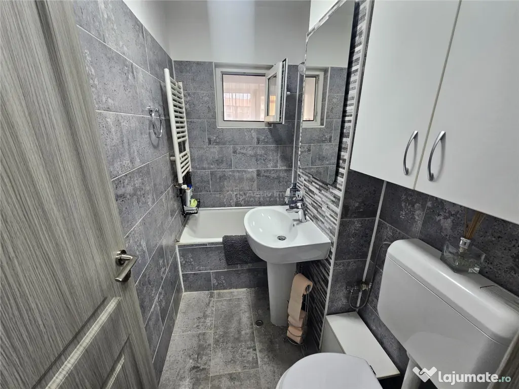 Resita, Garsoniera, Renovata, Mobilata Utilata, Et. 2, Micro 