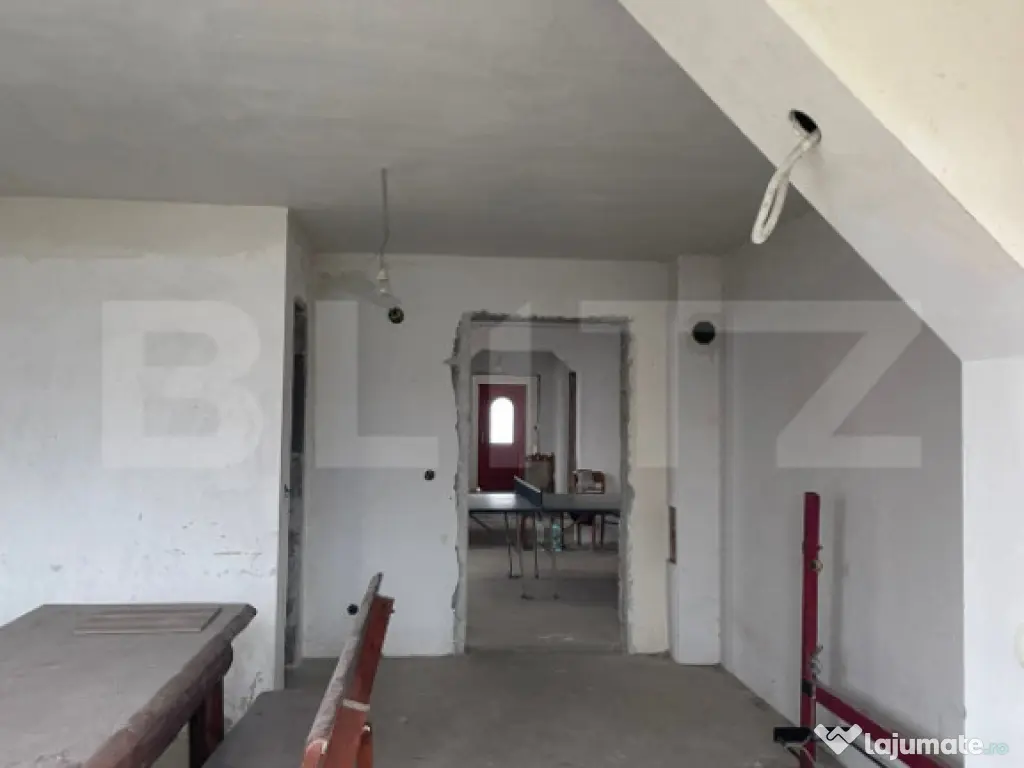 Casa 310 mp utili, 2900 mp teren, zona Insula, Campia Turzii