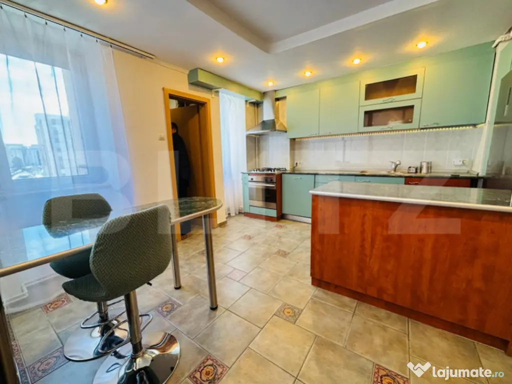 Apartament 3 camere, 85 mp, vedere panoramică în Centru Ci