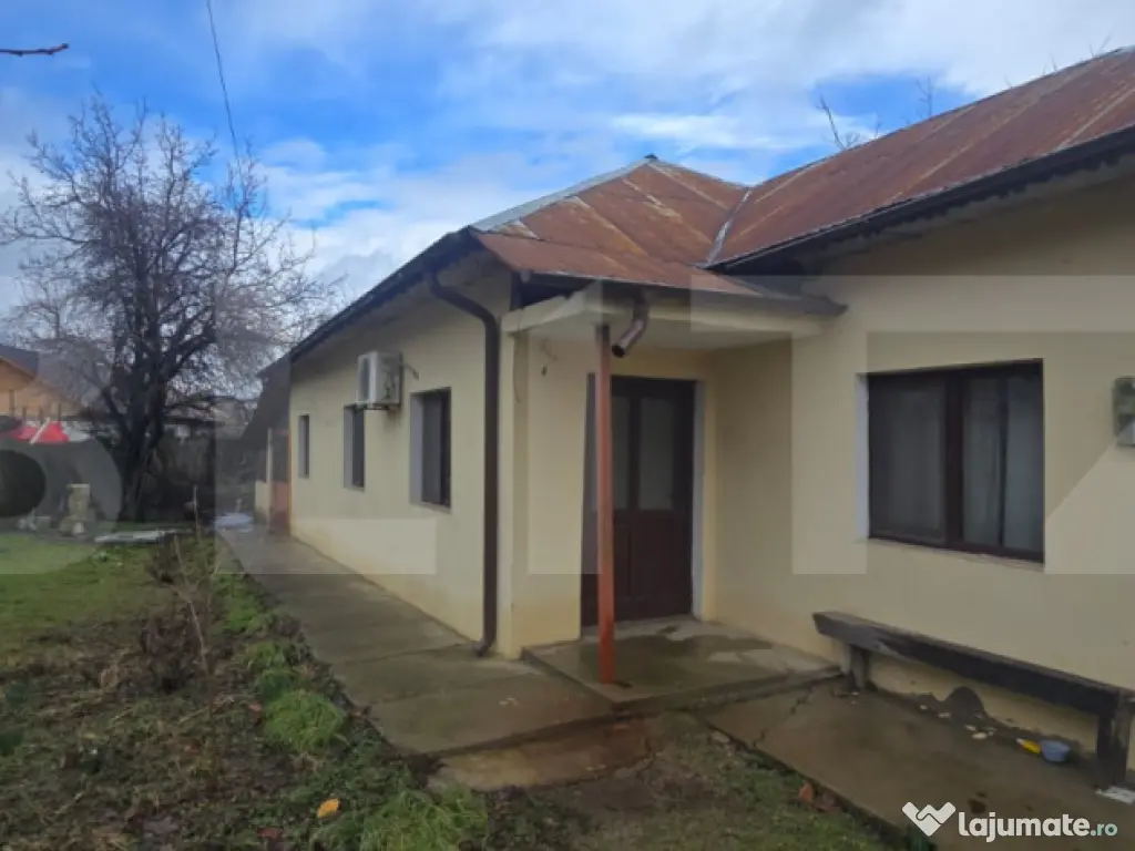 Teren intravilan 1.869 mp, front 80 metri, zona Cârcea - St