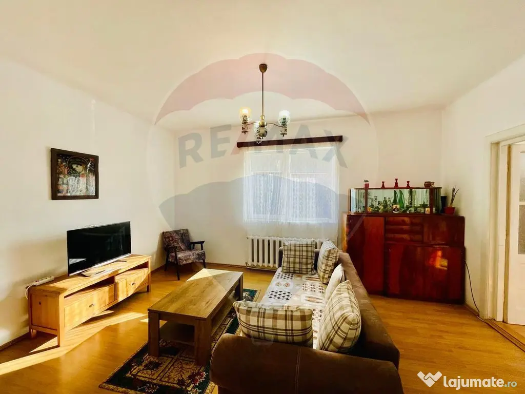 Apartament spațios la casă – 2 camere + balcon | Laza...