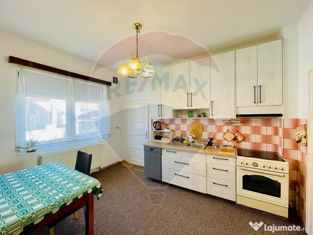 Apartament spațios la casă – 2 camere + balcon | Laza...