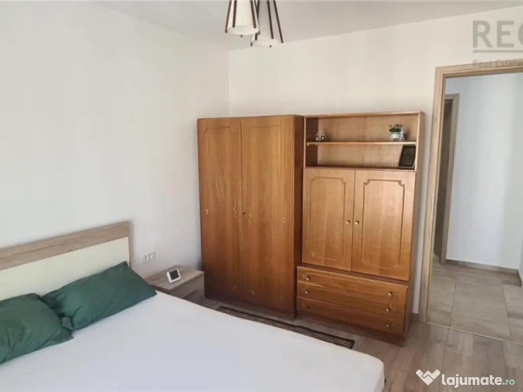 Studio Pietonala Coresi / Loc de parcare / Boxa