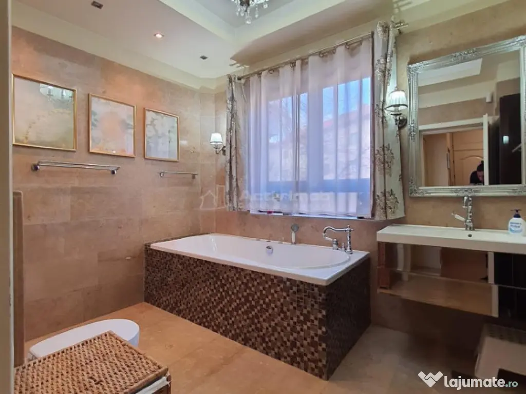 4 cam Floreasca, plus 1 cam mansarda(birou), in vila, curte,