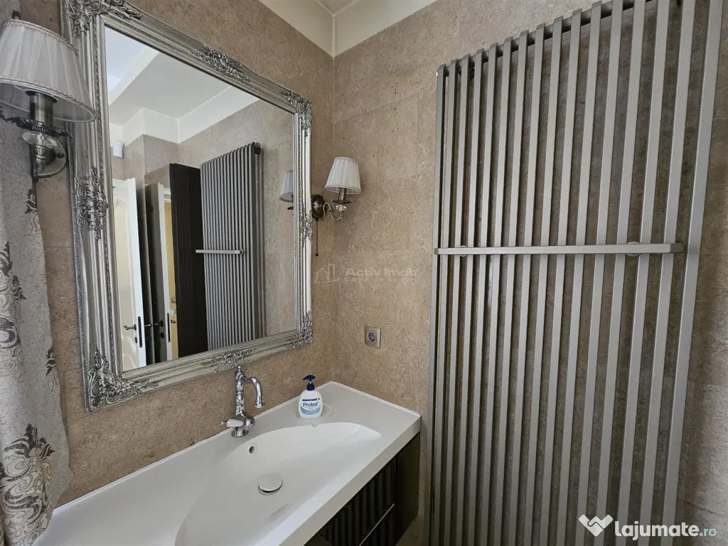 4 cam Floreasca, plus 1 cam mansarda(birou), in vila, curte,