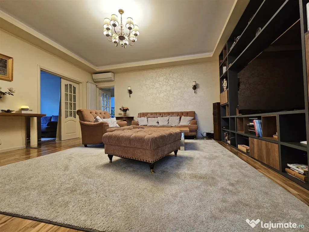 4 cam Floreasca, plus 1 cam mansarda(birou), in vila, curte,