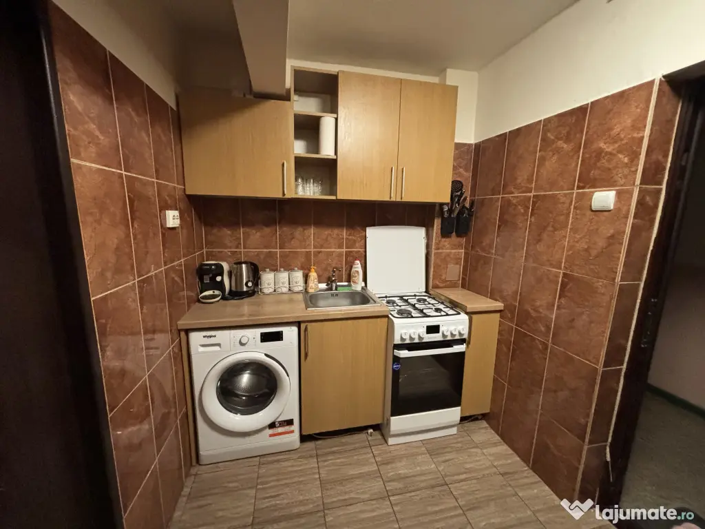 Vand camera de camin Sarari 2/4 negociabil 