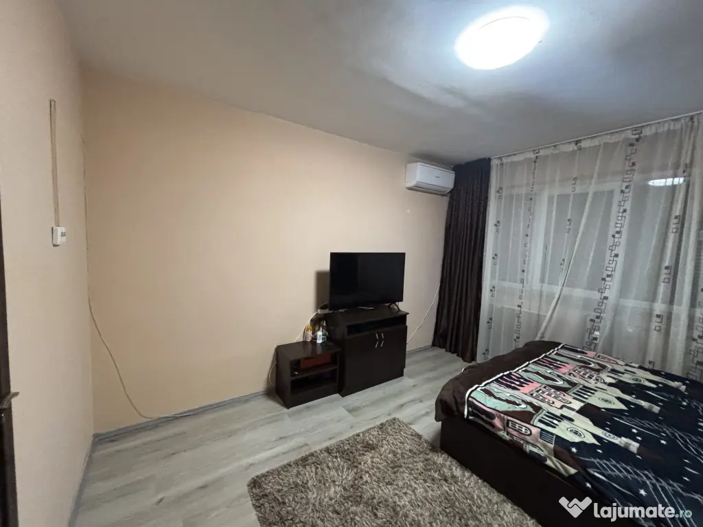 Vand camera de camin Sarari 2/4 negociabil 