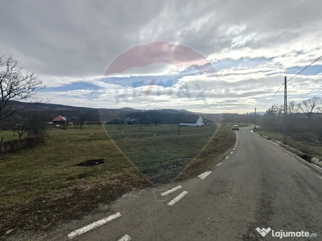 Teren intravilan de vanzare Șurdești 