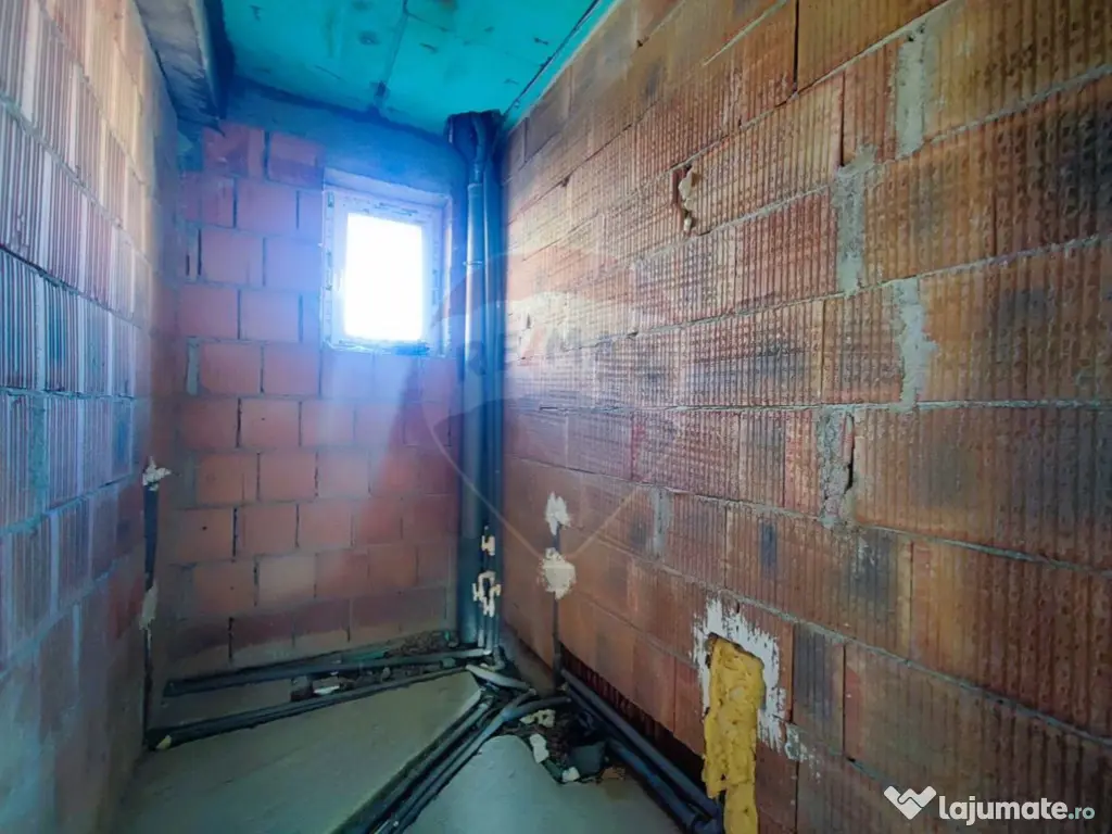 Casă / Vilă cu 5 camere de vânzare 