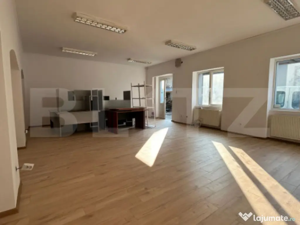 BLITZ oferă spre închiriere 3 camere în cadrul unui spaț