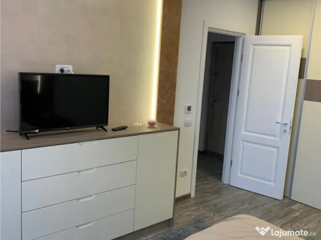 Apartament 3 camere - de inchiriat