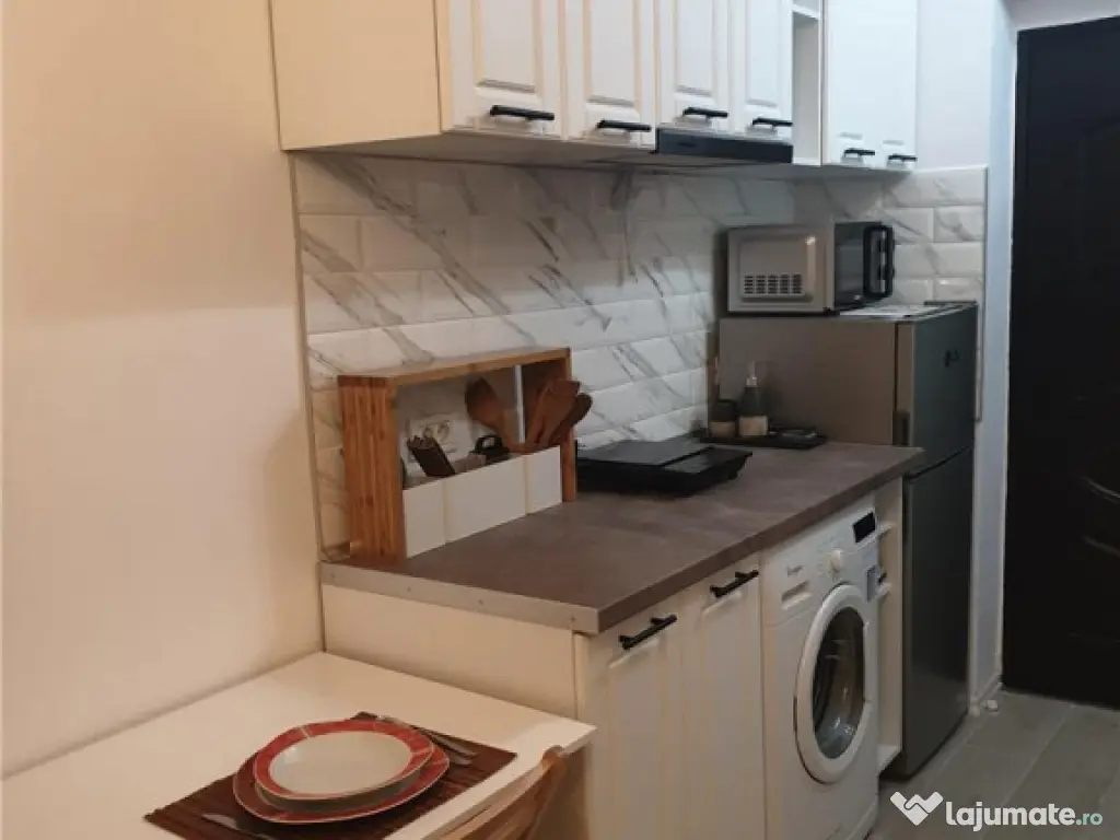 Garsoniera mica si moderna zona Astra 