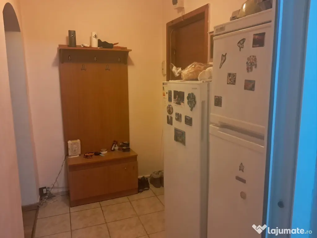 Apartament 2 camere semidecomandat etaj 1 mobilat