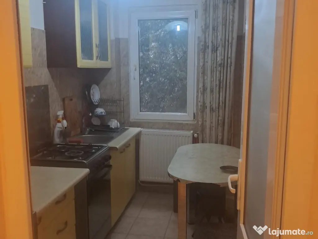 Apartament 2 camere semidecomandat etaj 1 mobilat