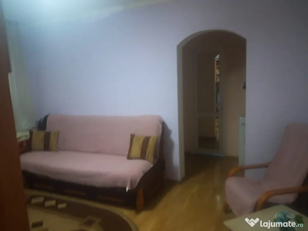 Apartament 2 camere semidecomandat etaj 1 mobilat