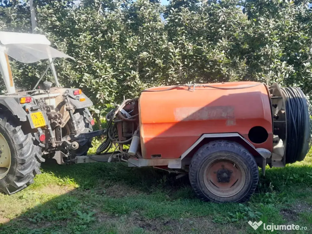 Vand masina de stropit pt tractor
