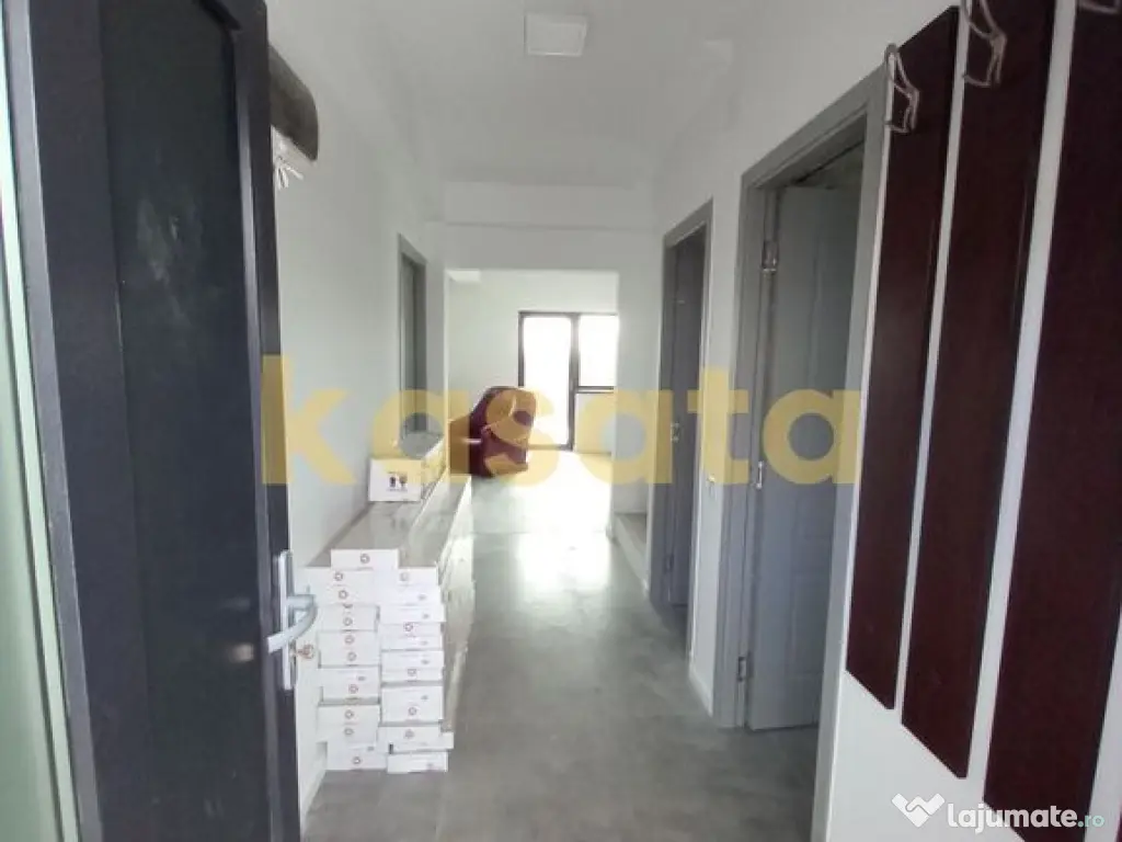 Casa 4 camere 190 mp, curte & 2 locuri parcare in zona Cr... 