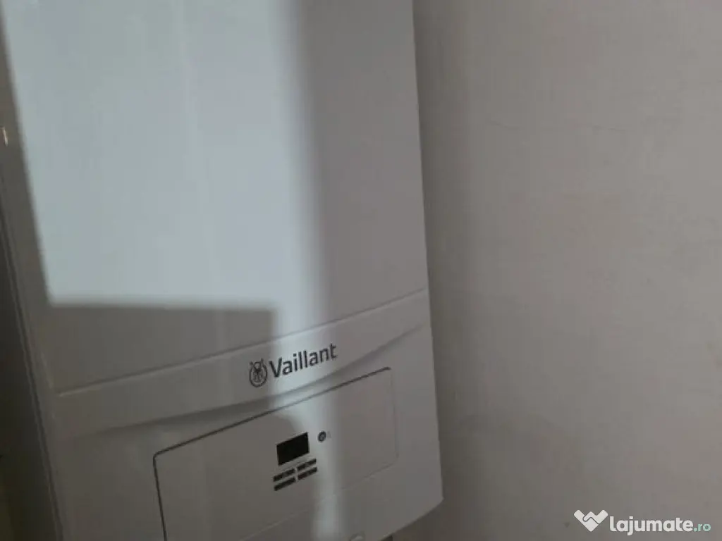 De închiriat apartament 4 camere DC 