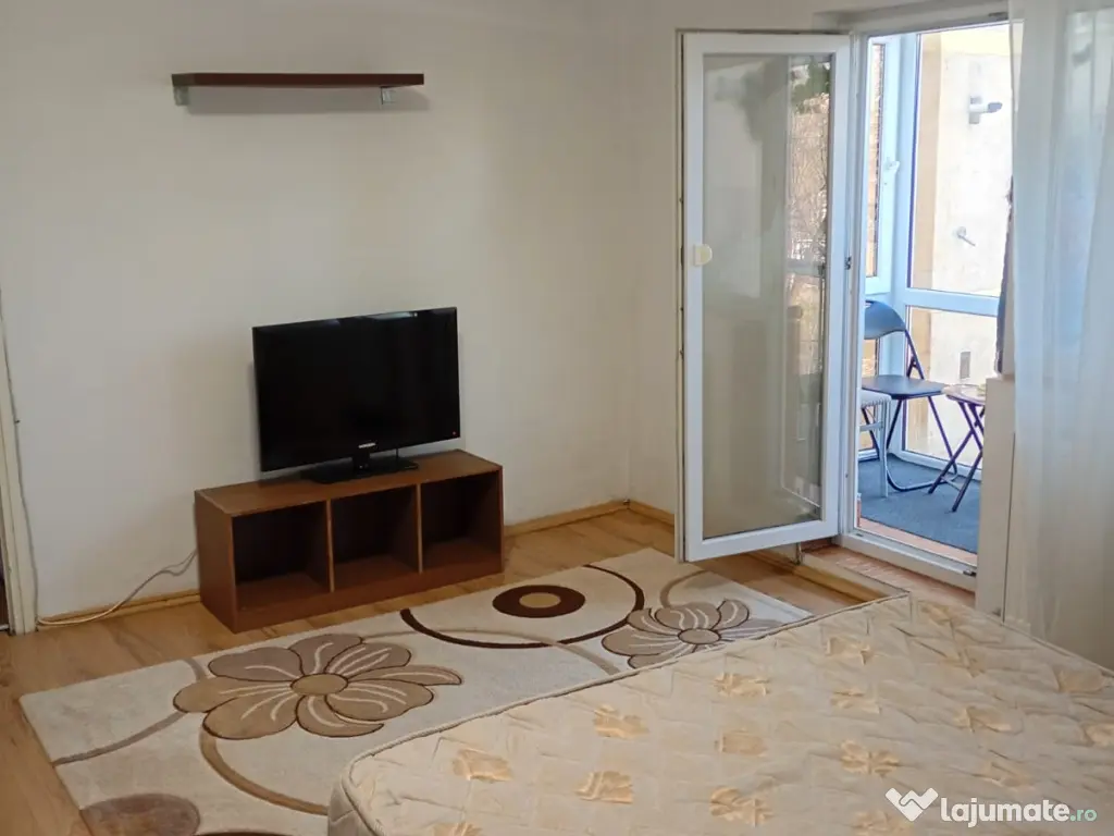 Vând apartament 2 camere, zona Gemi Micalaca 