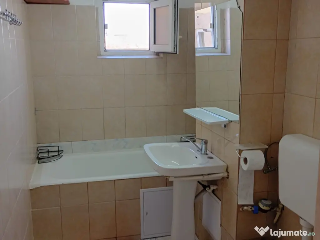 Vând apartament 2 camere, zona Gemi Micalaca 