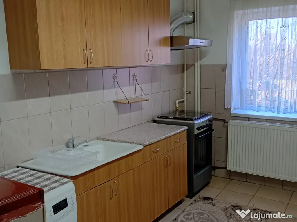 Vând apartament 2 camere, zona Gemi Micalaca 