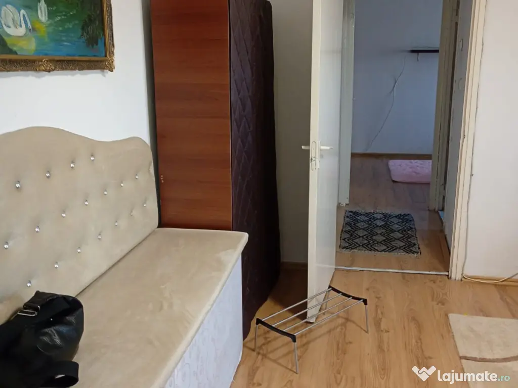 Vând apartament 2 camere, zona Gemi Micalaca 